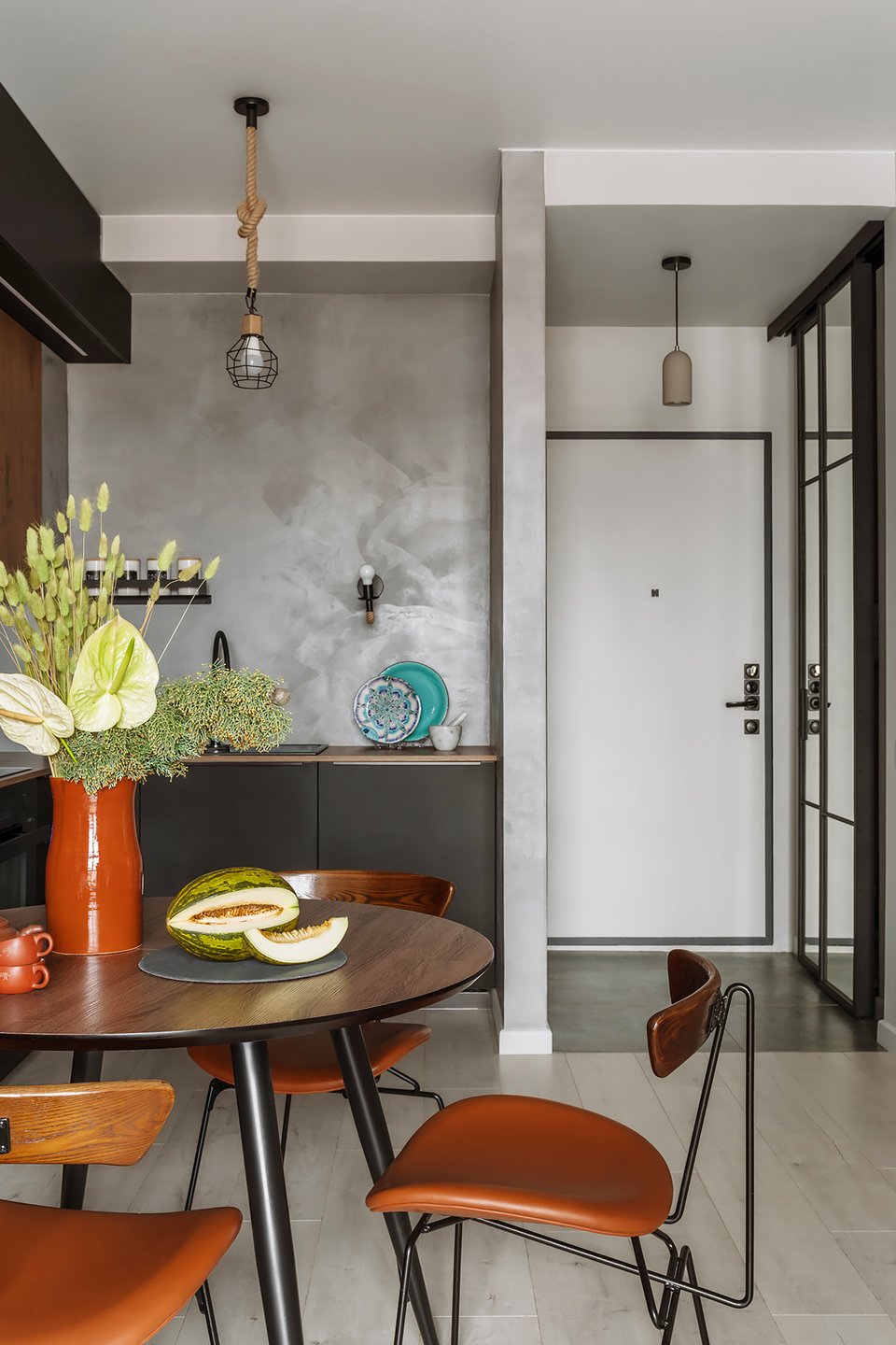 salle à manger et cuisine ouverte gris anthracite appartement de 60m2 décoration contemporaine salle à manger et cuisine ouverte gris anthracite appartement de 60m2 décoration contemporaine
