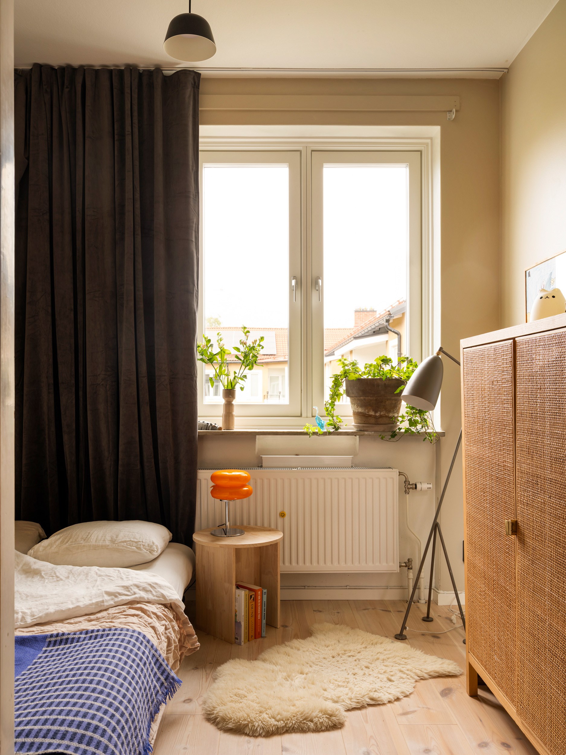 chambre décoration vintage scandinave ocre appartement 67m2