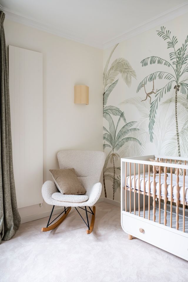 chambre bébé papier-peint panoramique décoration contemporaine appartement Paris Photo : ©Julien Pépy chambre bébé papier-peint panoramique décoration contemporaine appartement Paris Photo : ©Julien Pépy