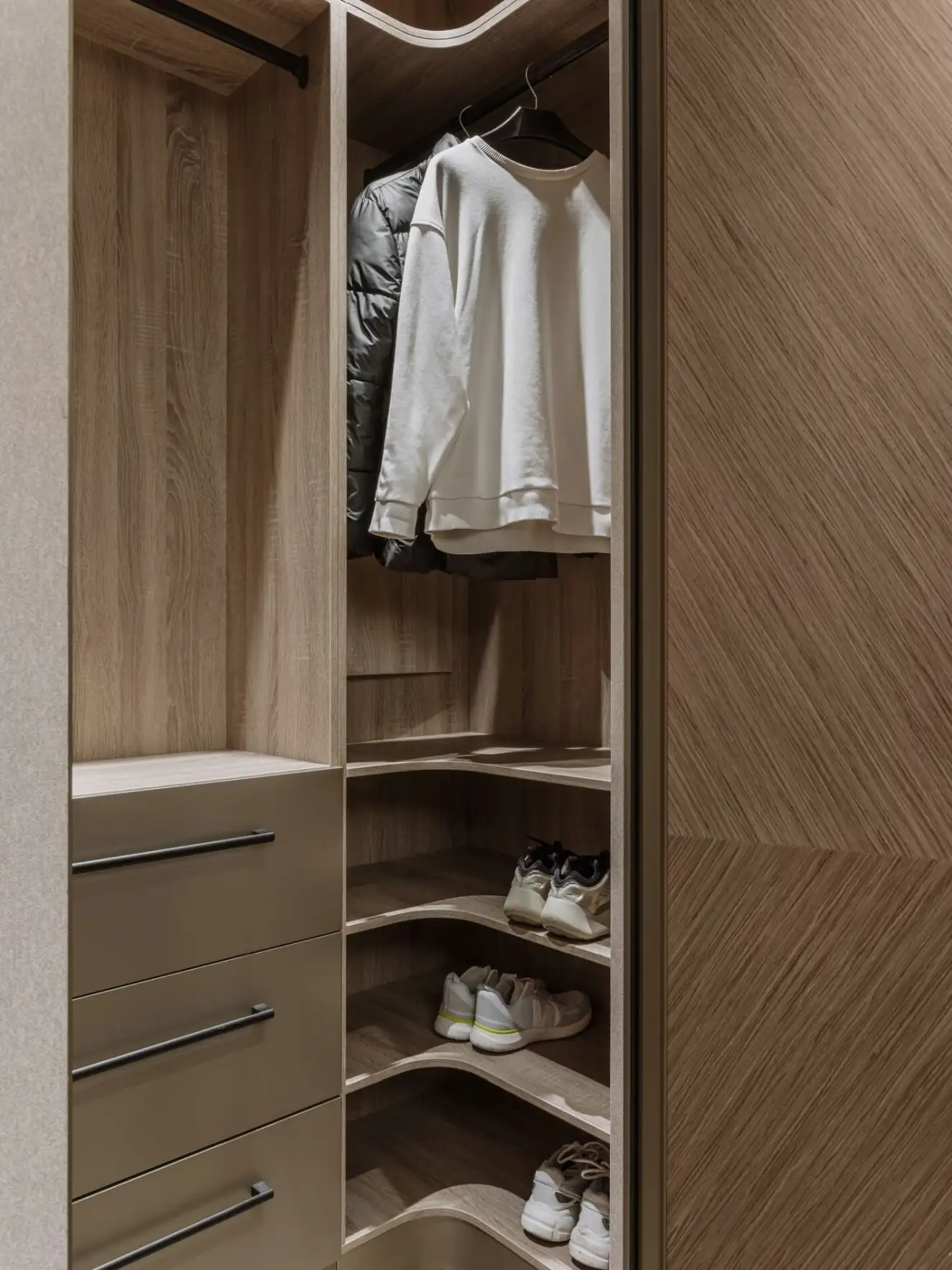walk in wardrobe