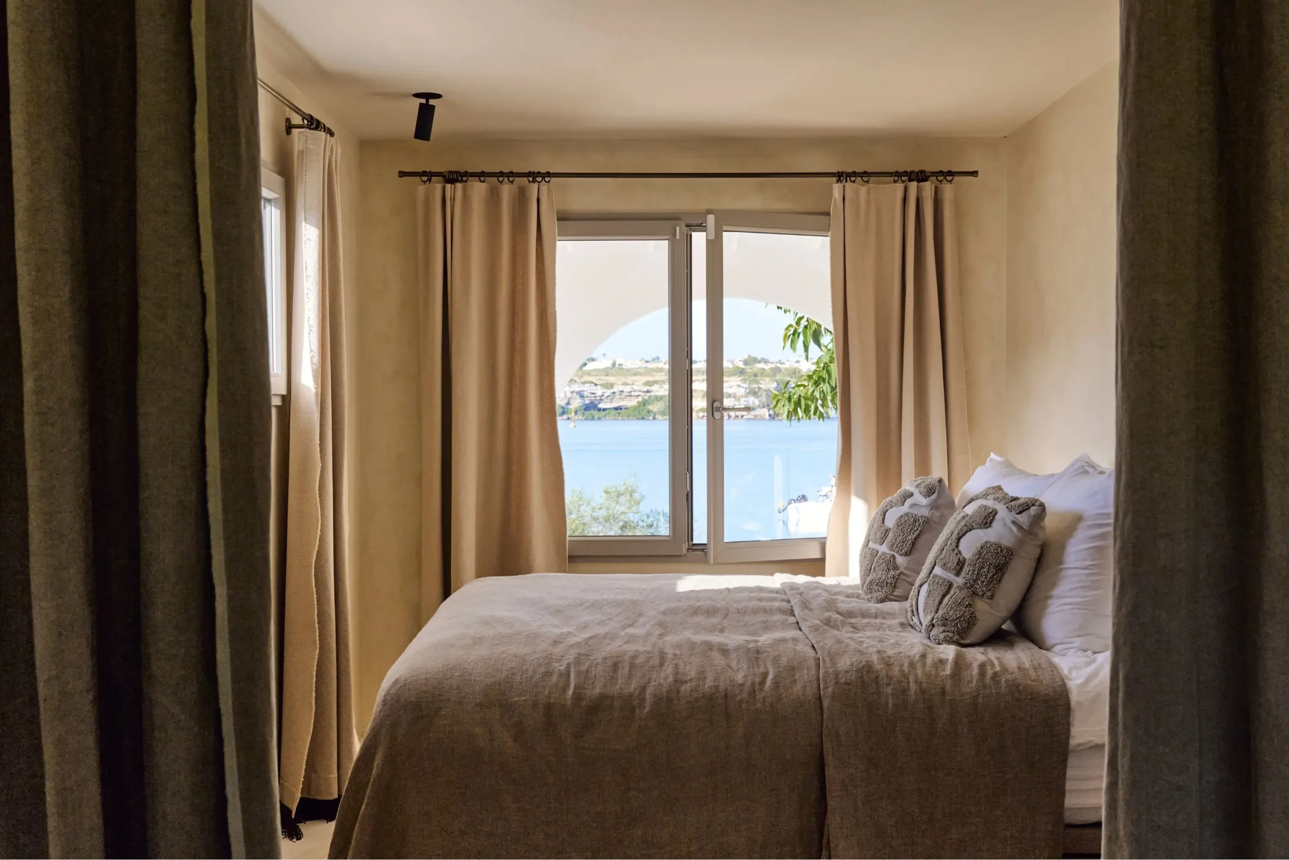 chambre maison Minorque vue mer