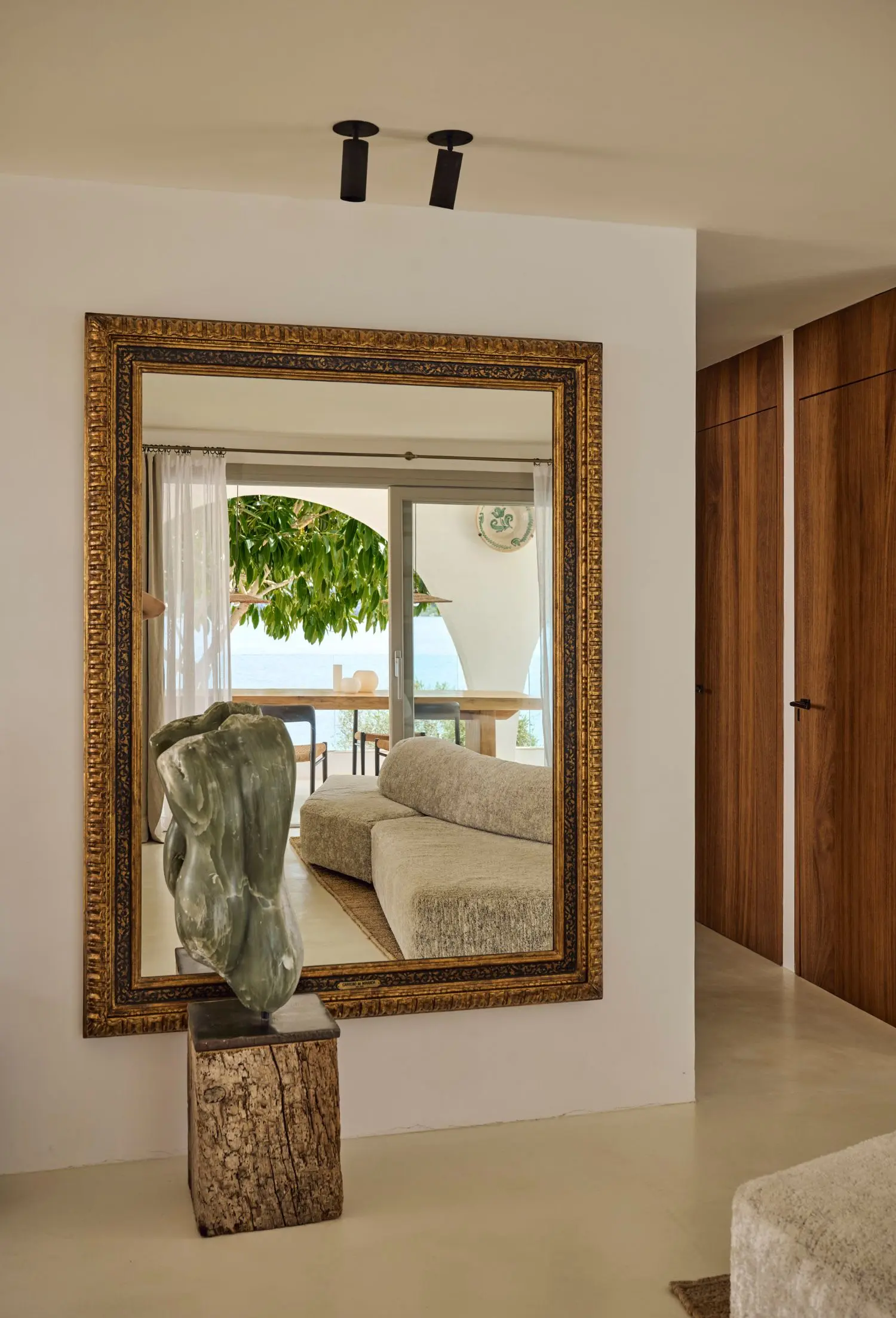miroir salon maison Minorque vue mer