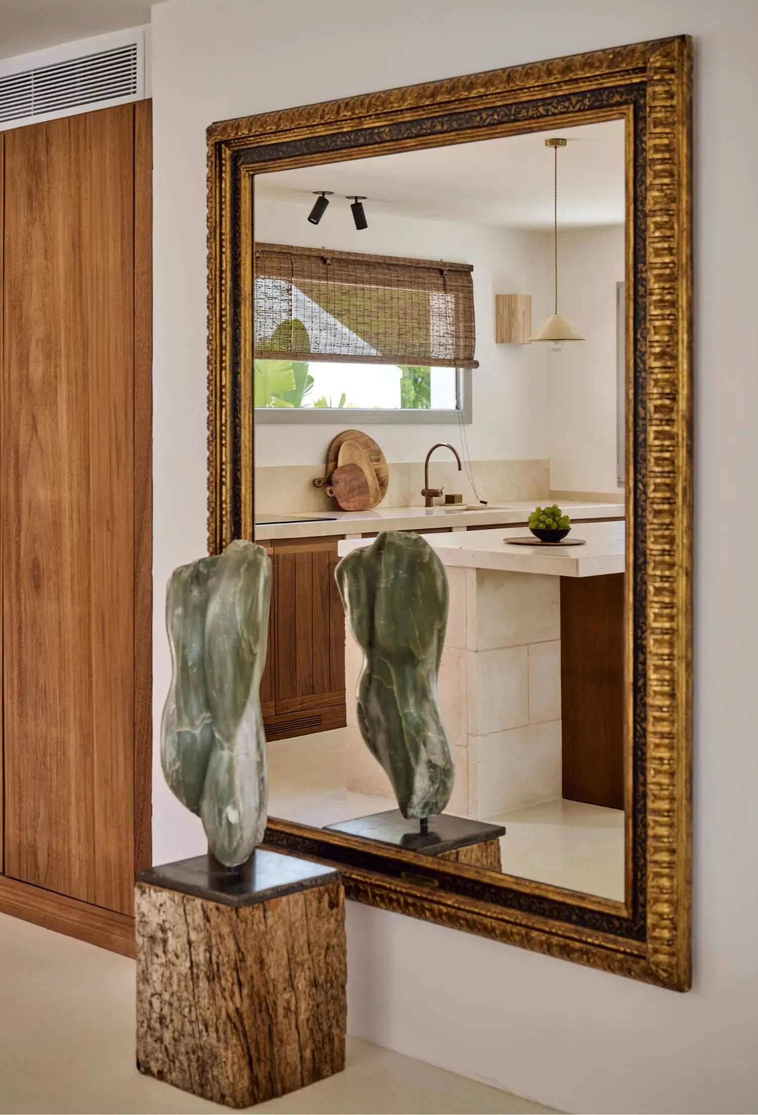 miroir salon maison Minorque vue mer