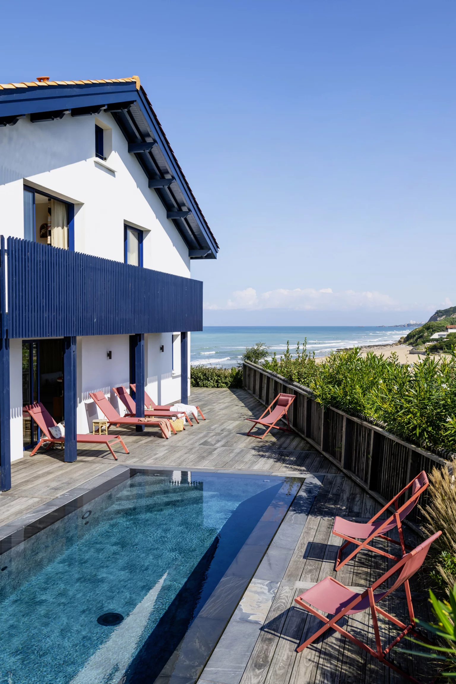 maison décoration contemporaine avec piscine côte Basque près de la mer maison décoration contemporaine avec piscine côte Basque près de la mer