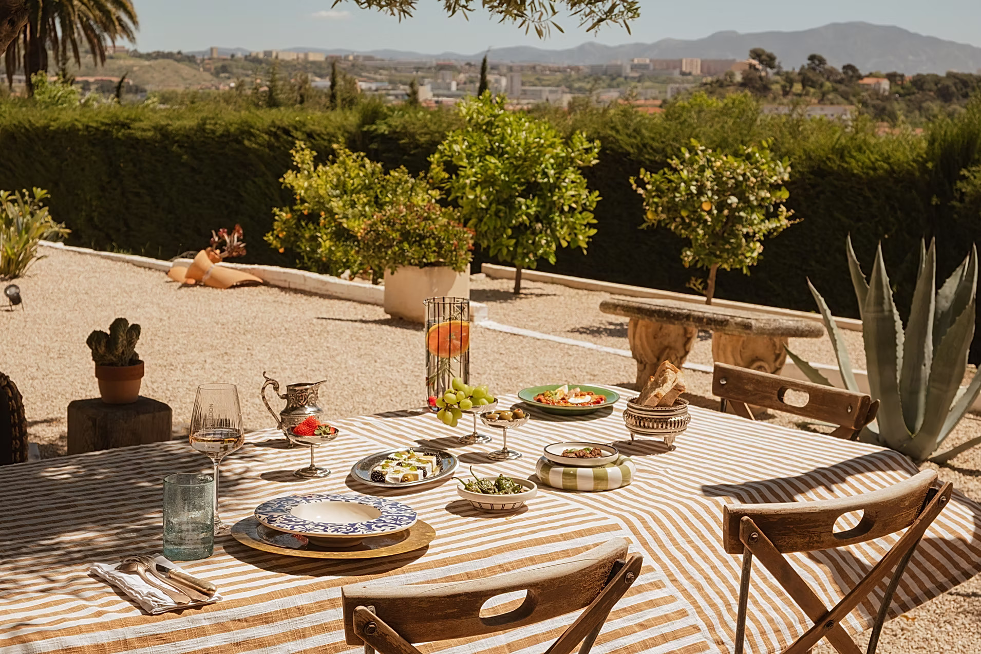 garden Casa Youm Marseille with pool and sea view garden Casa Youm Marseille with pool and sea view