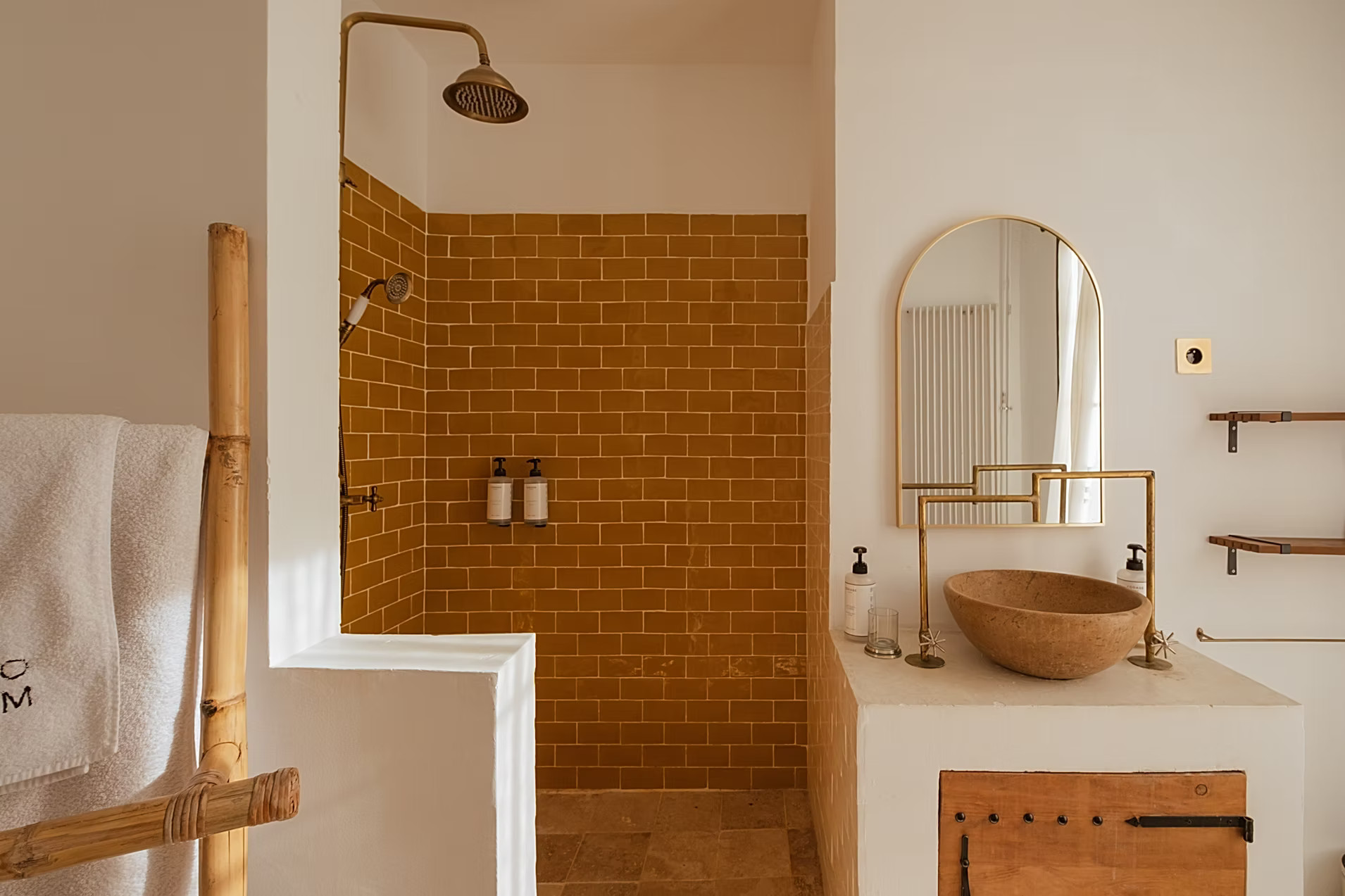 bathroom with yellow mustard tiles Casa Youm Marseille with pool and sea view bathroom with yellow mustard tiles Casa Youm Marseille with pool and sea view