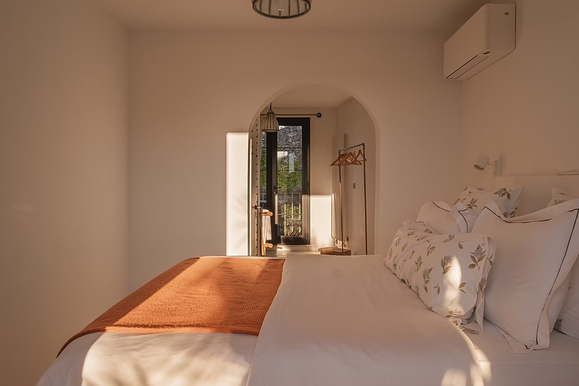 bedroom Casa Youm Marseille with pool and sea view bedroom Casa Youm Marseille with pool and sea view