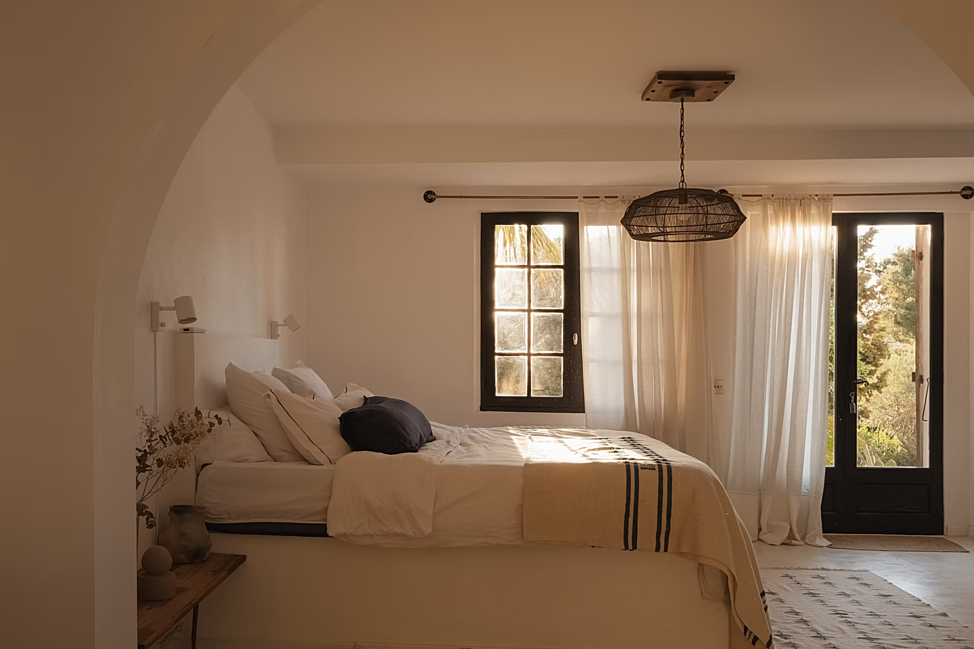 bedroom Provençal country house Casa Youm Marseille with pool and sea view bedroom Provençal country house Casa Youm Marseille with pool and sea view