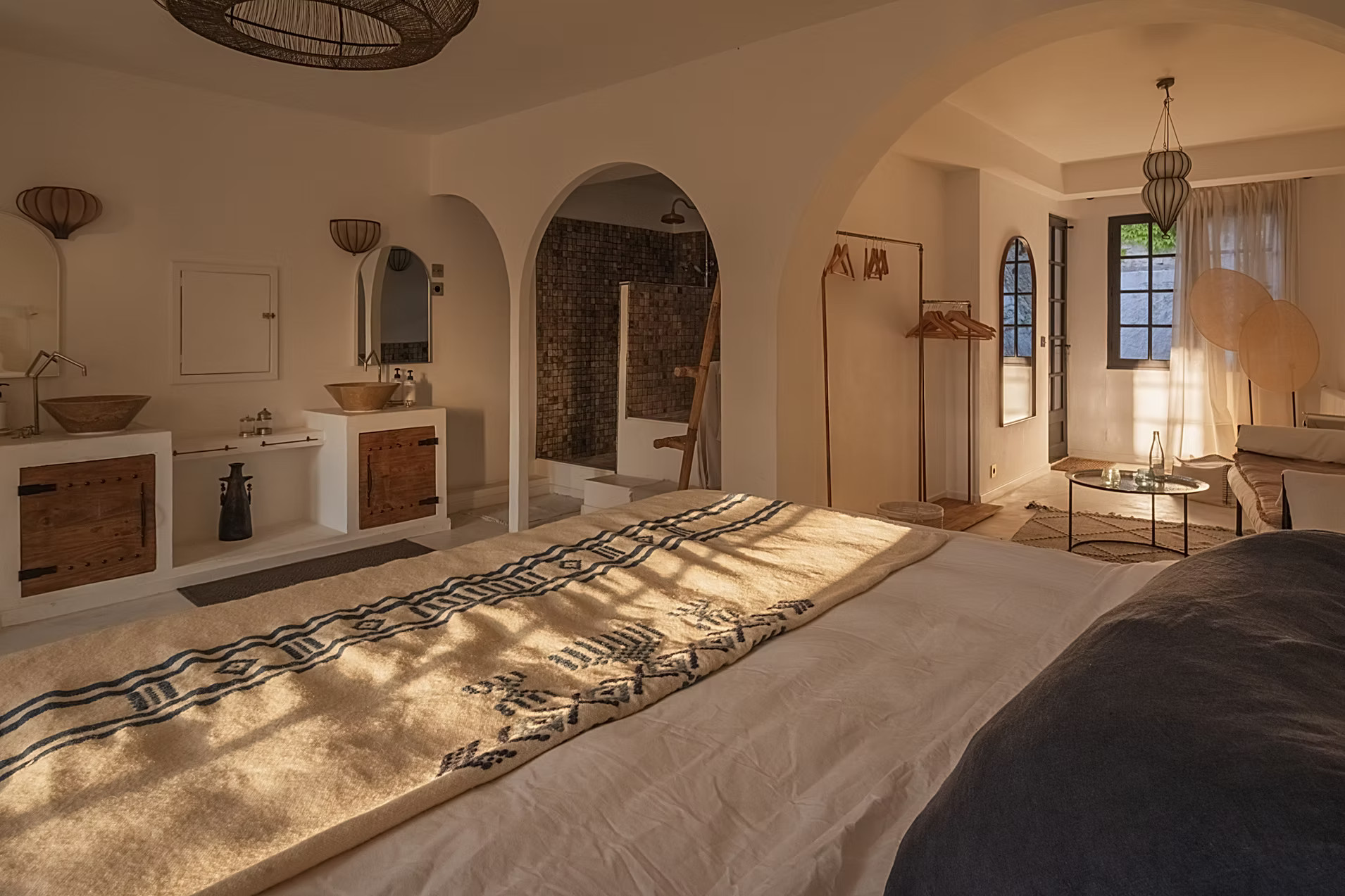 bedroom with open bathroom Provençal country house Casa Youm Marseille with pool and sea view bedroom with open bathroom Provençal country house Casa Youm Marseille with pool and sea view