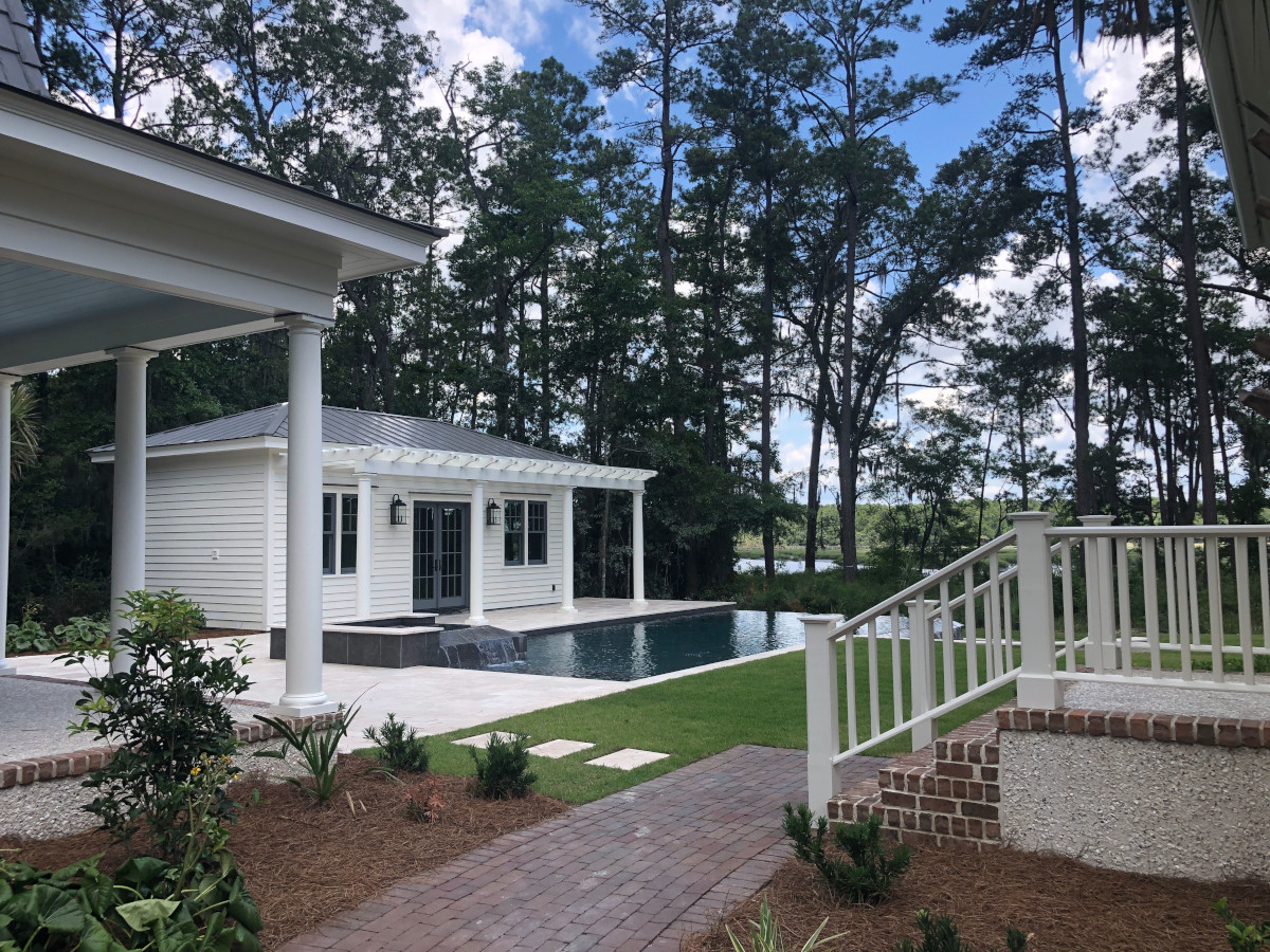 jardin avec piscine liner noir