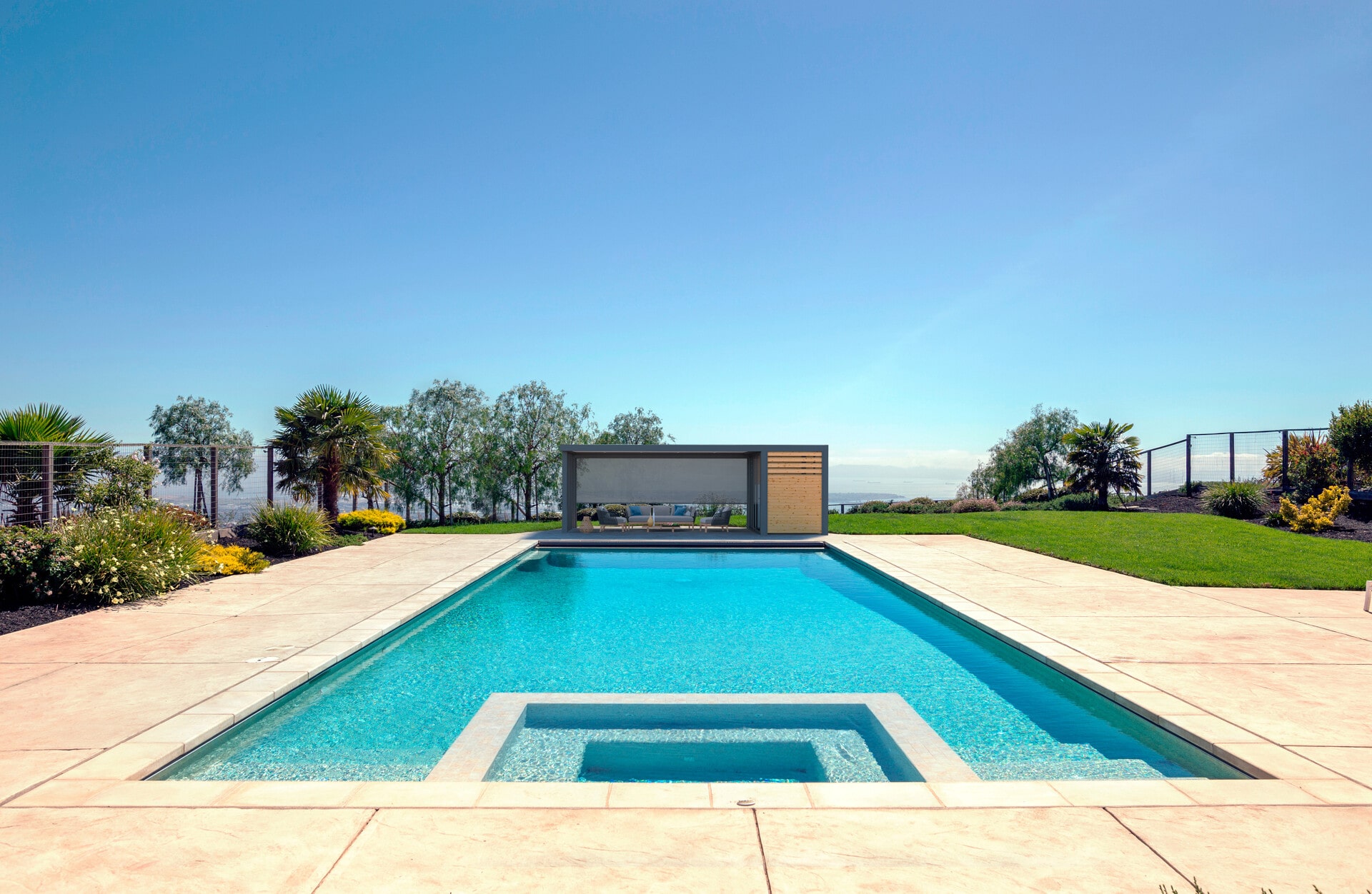 terrasse avec pool house et piscine