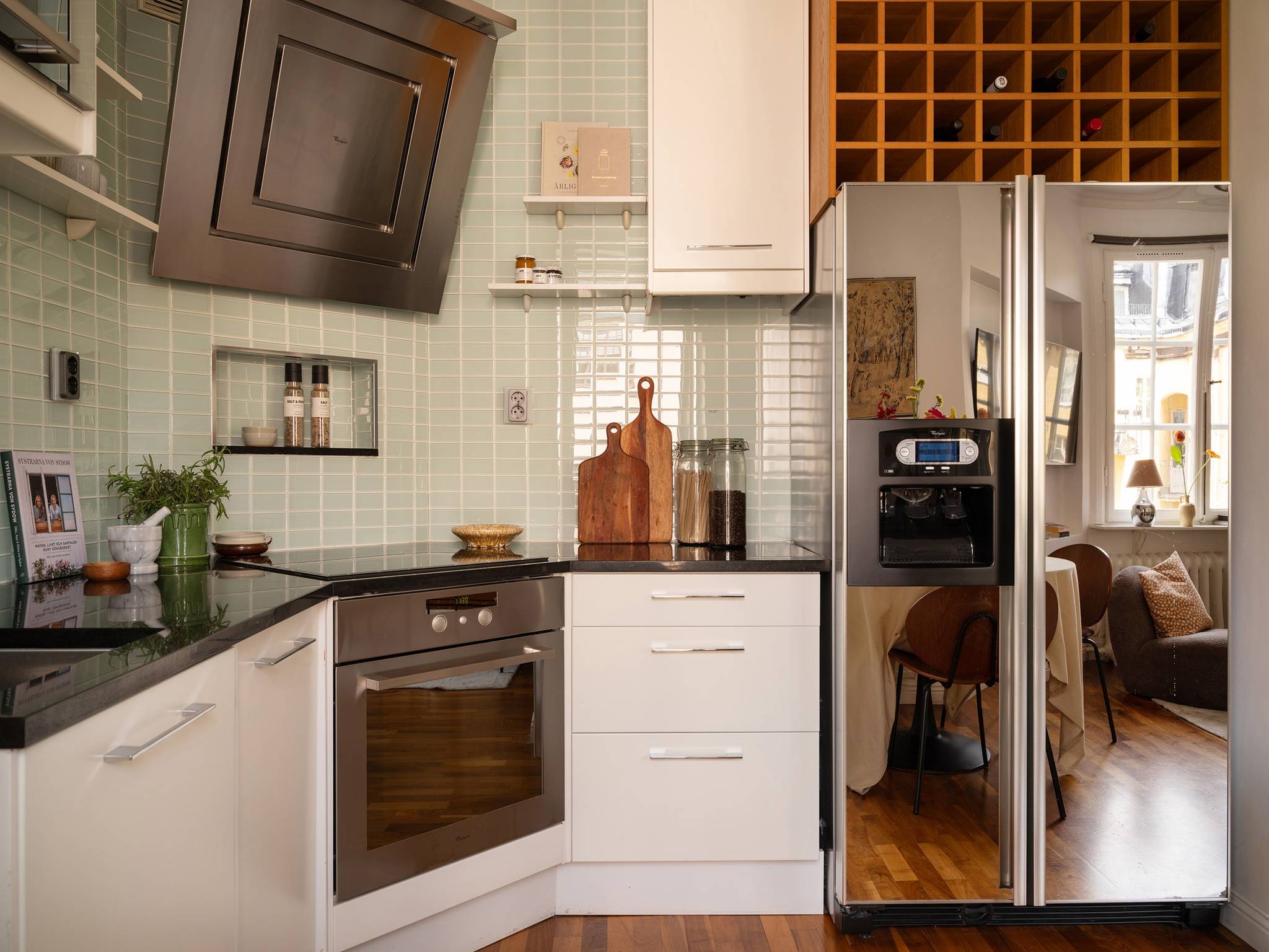 open kitchen 31sqm studio Scandinavian decor in neutral tons