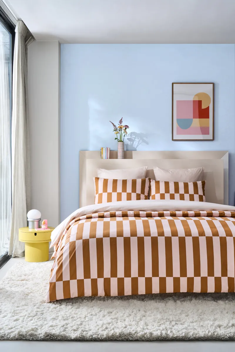 chambre contemporaine mur bleu
