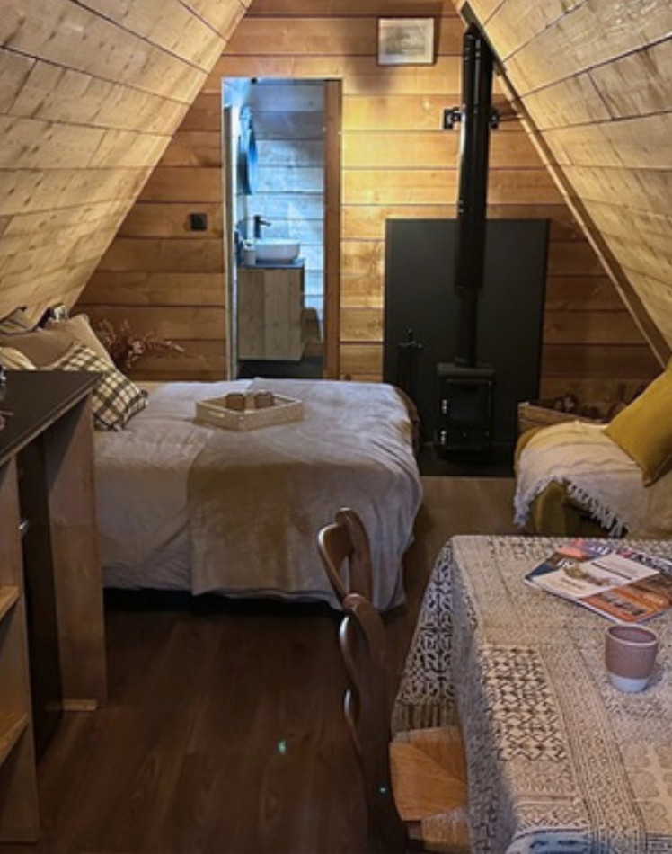 intérieur chalet A-Frame France mini maison 28m2 Cistébois