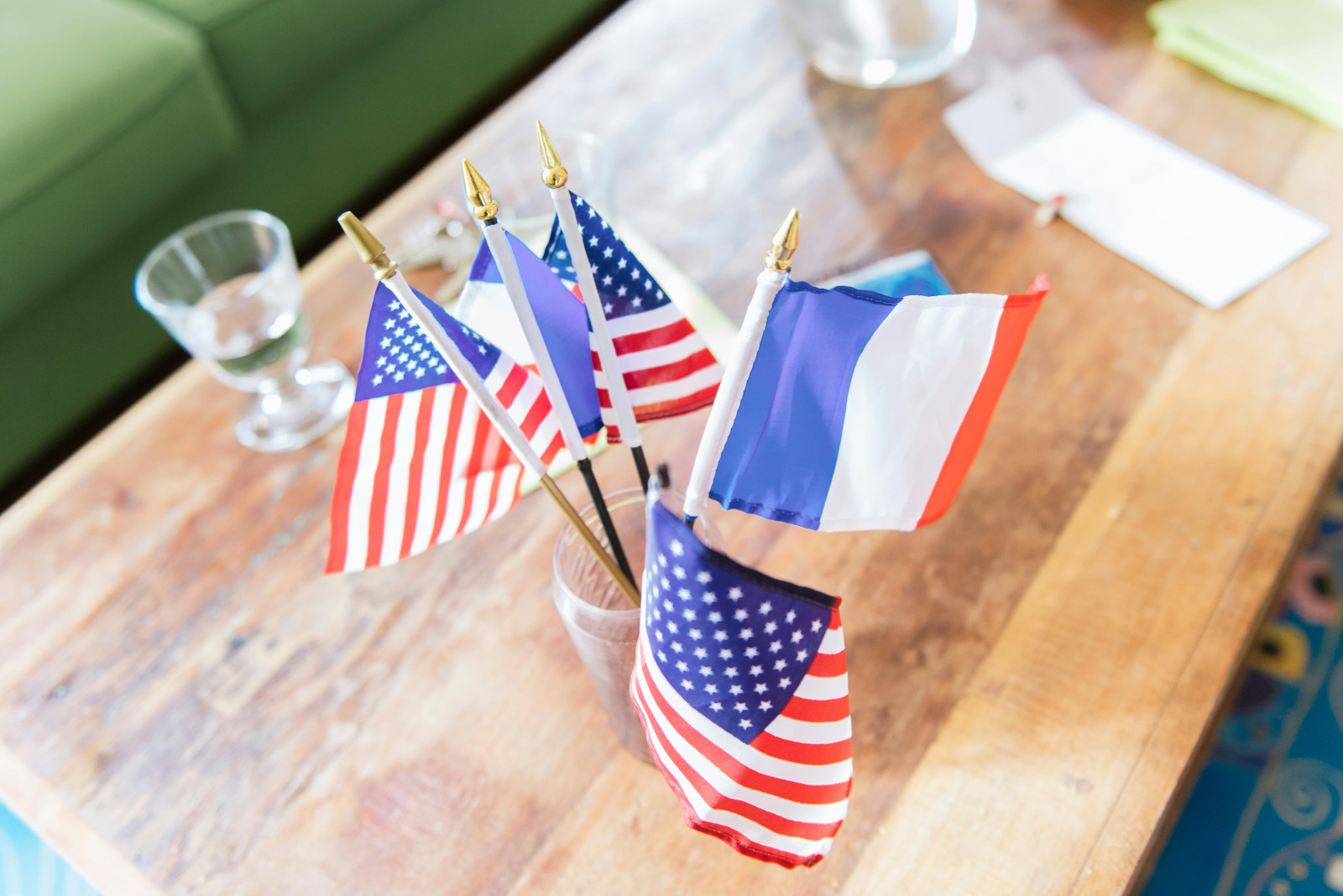 table basse avec drapeaux couleurs France coupe du monde 2026 football table basse avec drapeaux couleurs France coupe du monde 2026 football