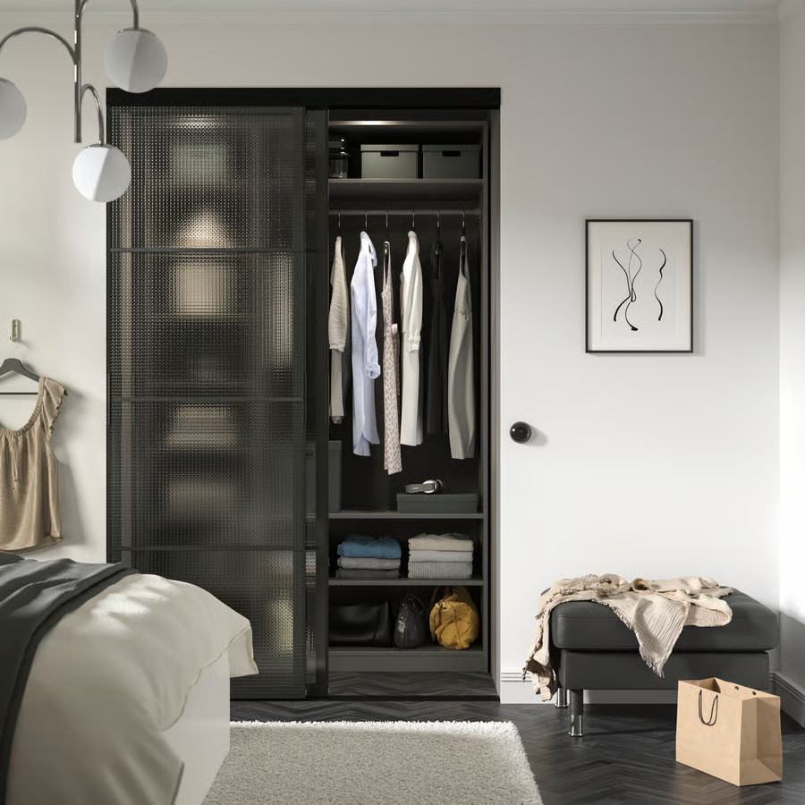porte dressing IKEA coulissante verre et acier noir