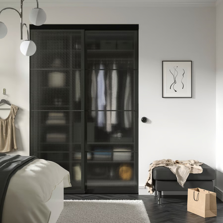 porte dressing IKEA coulissante verre et acier noir