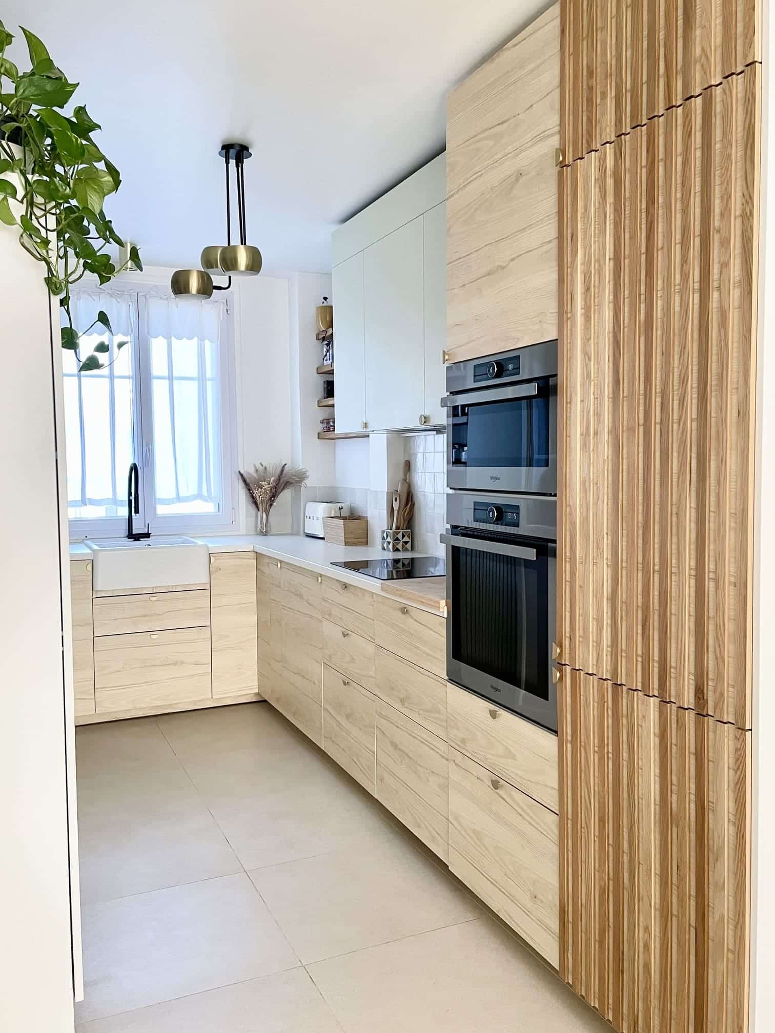 cuisine ouverte appartement de 55m2 près de Paris décoration contemporaine Photo : © Charlotte Gille