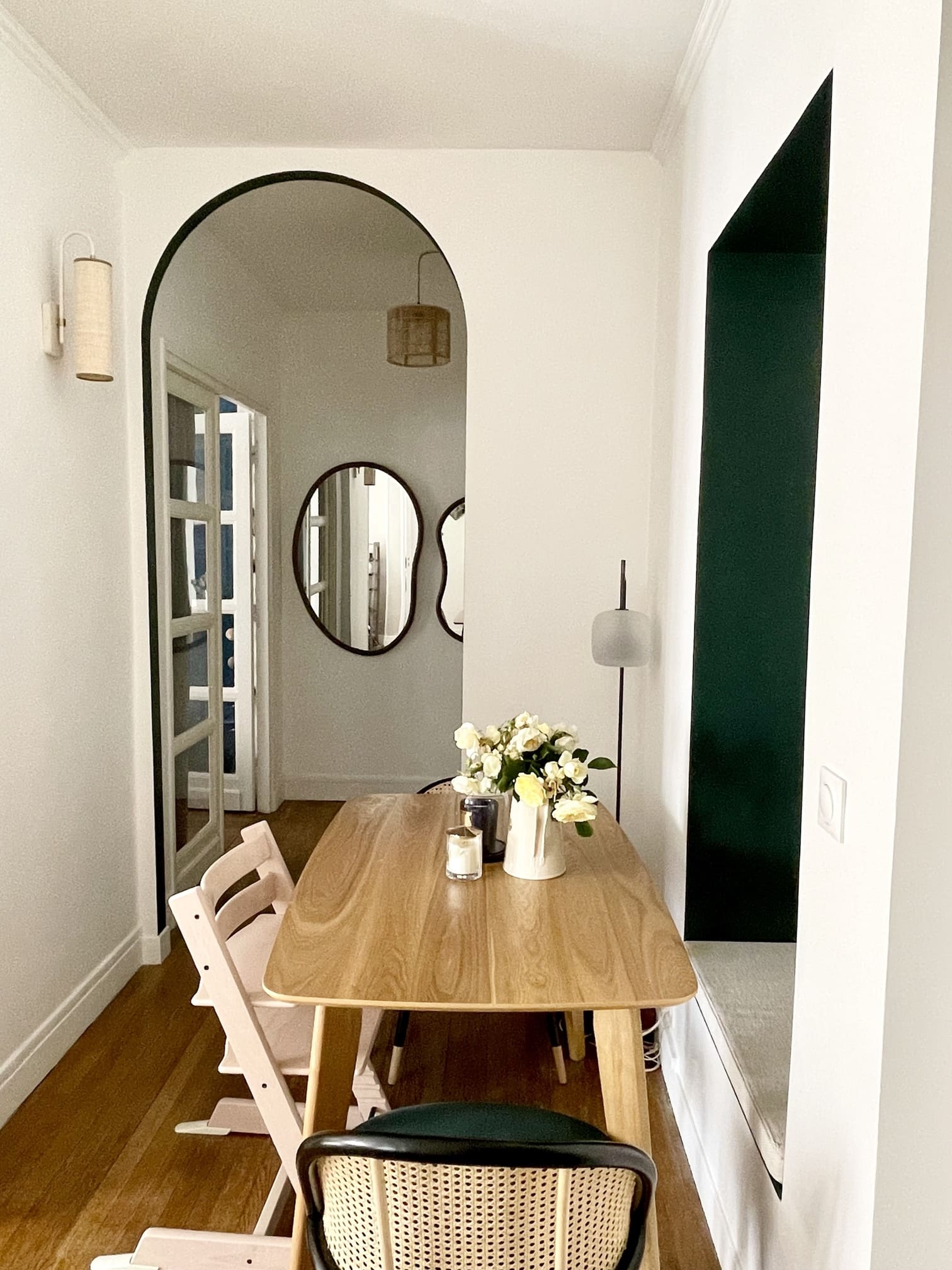 salle à manger appartement de 55m2 près de Paris décoration contemporaine Photo : © Charlotte Gille