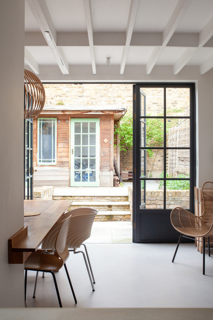 salle à manger sur jardin de ville décoration contemporaine maison victorienne accolée