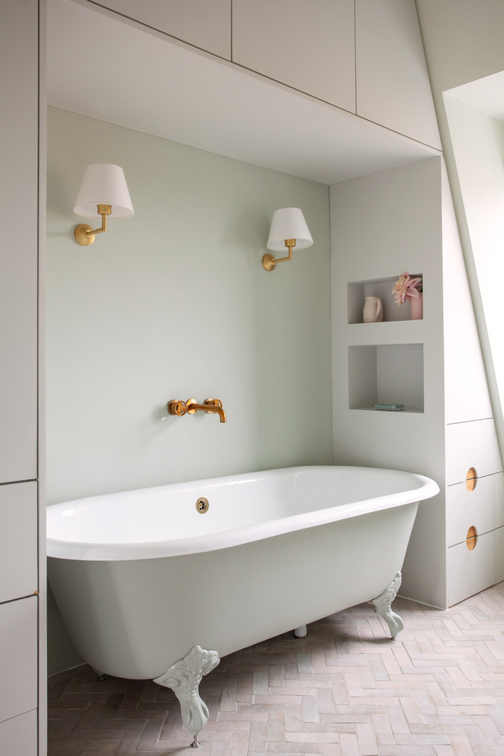 salle de bain rétro baignoire sur pieds maison victorienne accolée