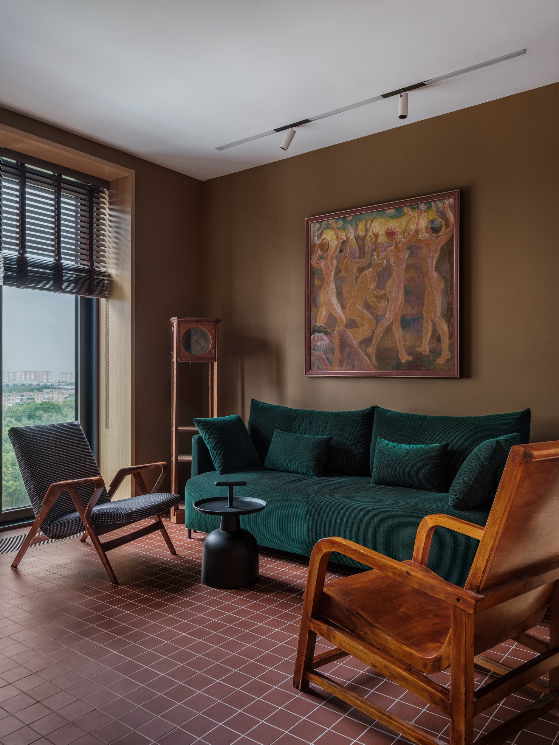salon avec canapé vert décoration contemporaine petit appartement 46m2 salon avec canapé vert décoration contemporaine petit appartement 46m2