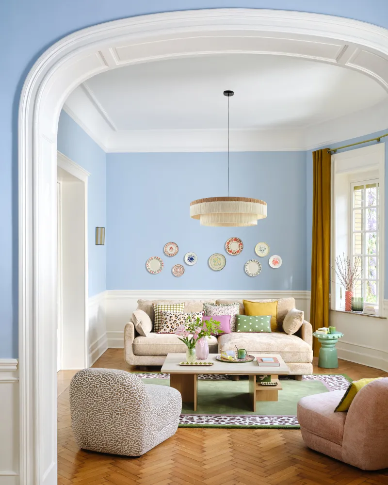 salon murs bleu clair
