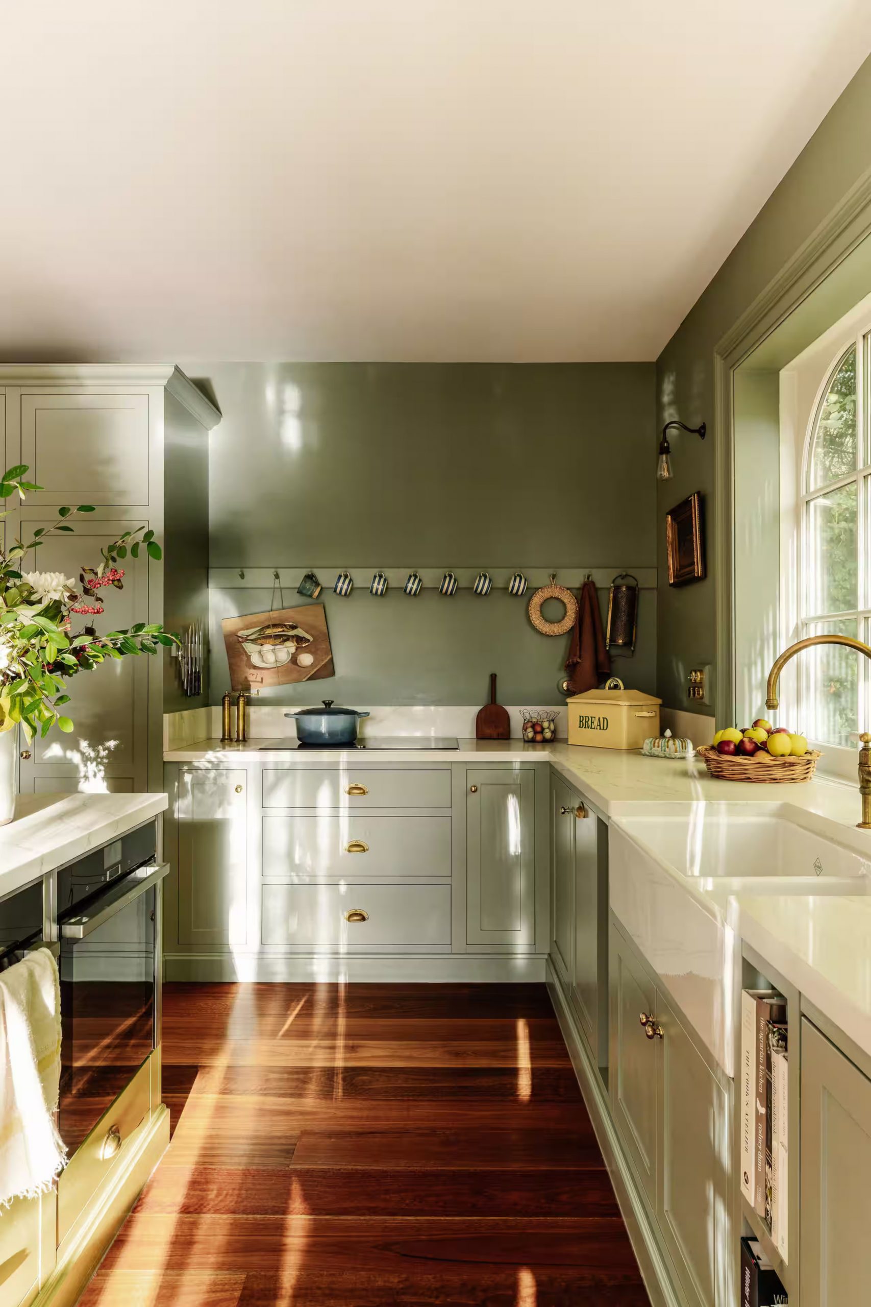 cuisine verte décoration classique chic maison victorienne cuisine verte décoration classique chic maison victorienne