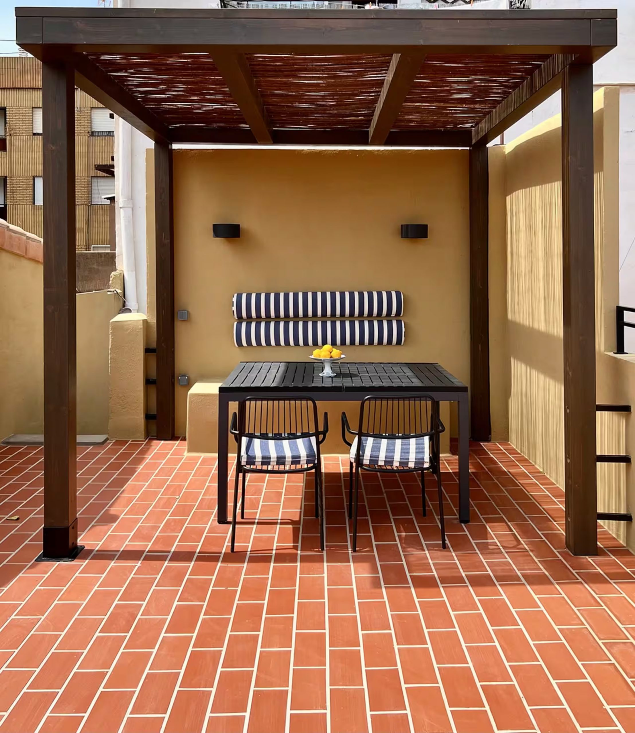terrasse sur le toit avec pergola maison de pêcheur rénovée à Valencia El Rincón de María Vicenta