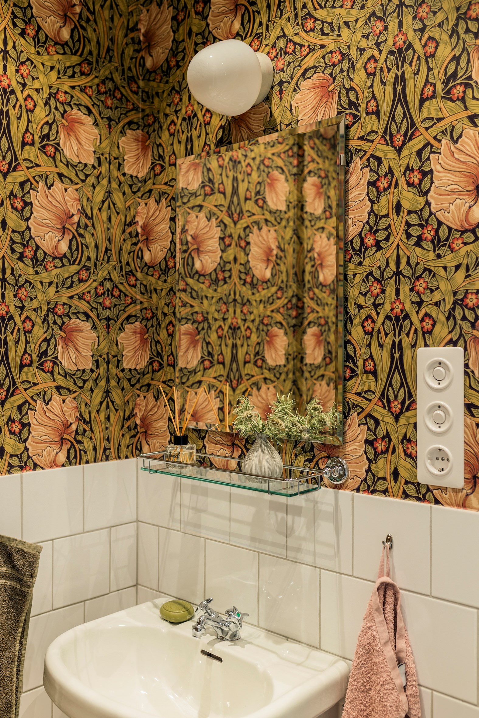 salle de bain papier-peint William Morris salle de bain papier-peint William Morris
