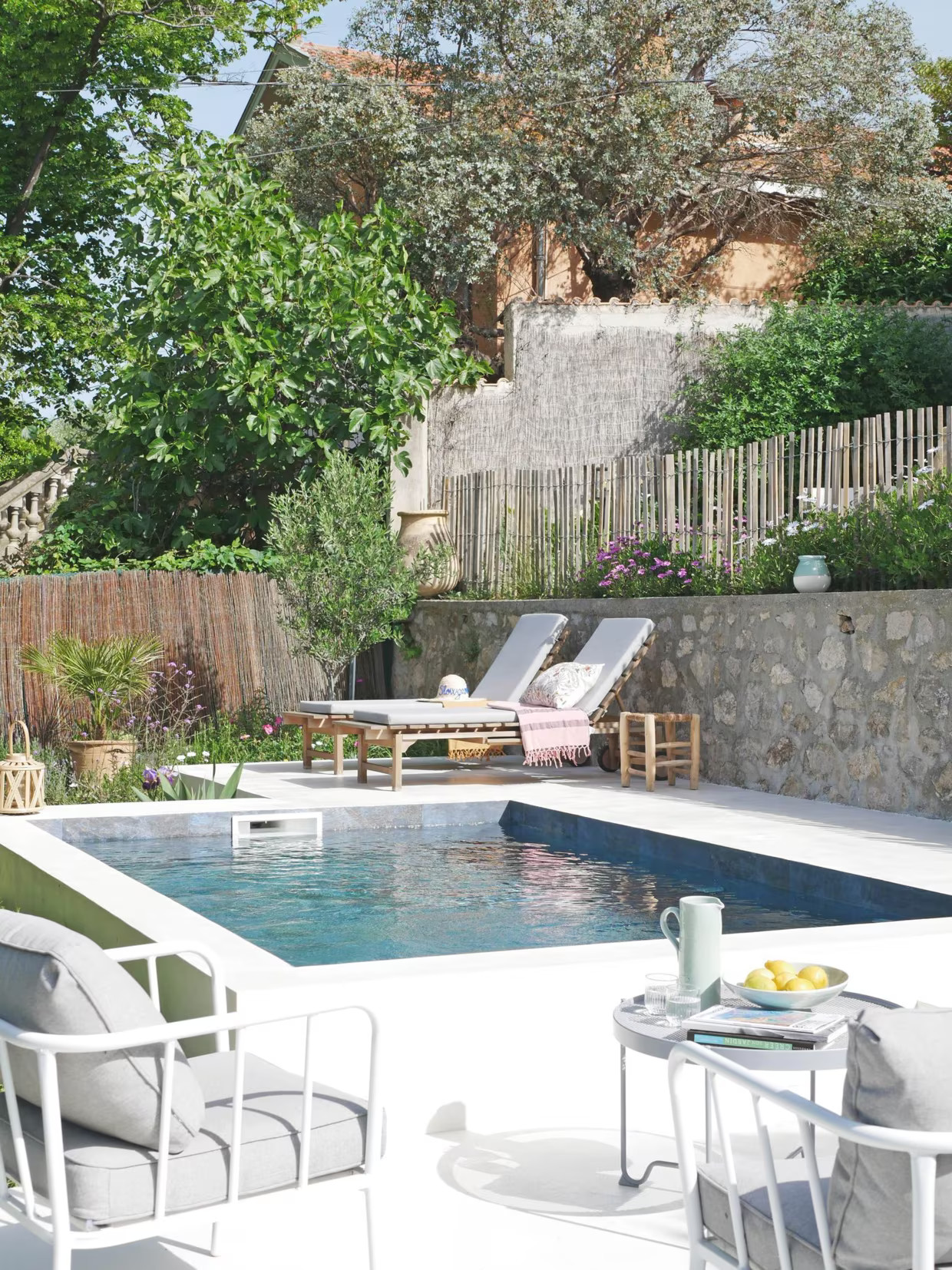 jardin en restanque avec petite piscine
