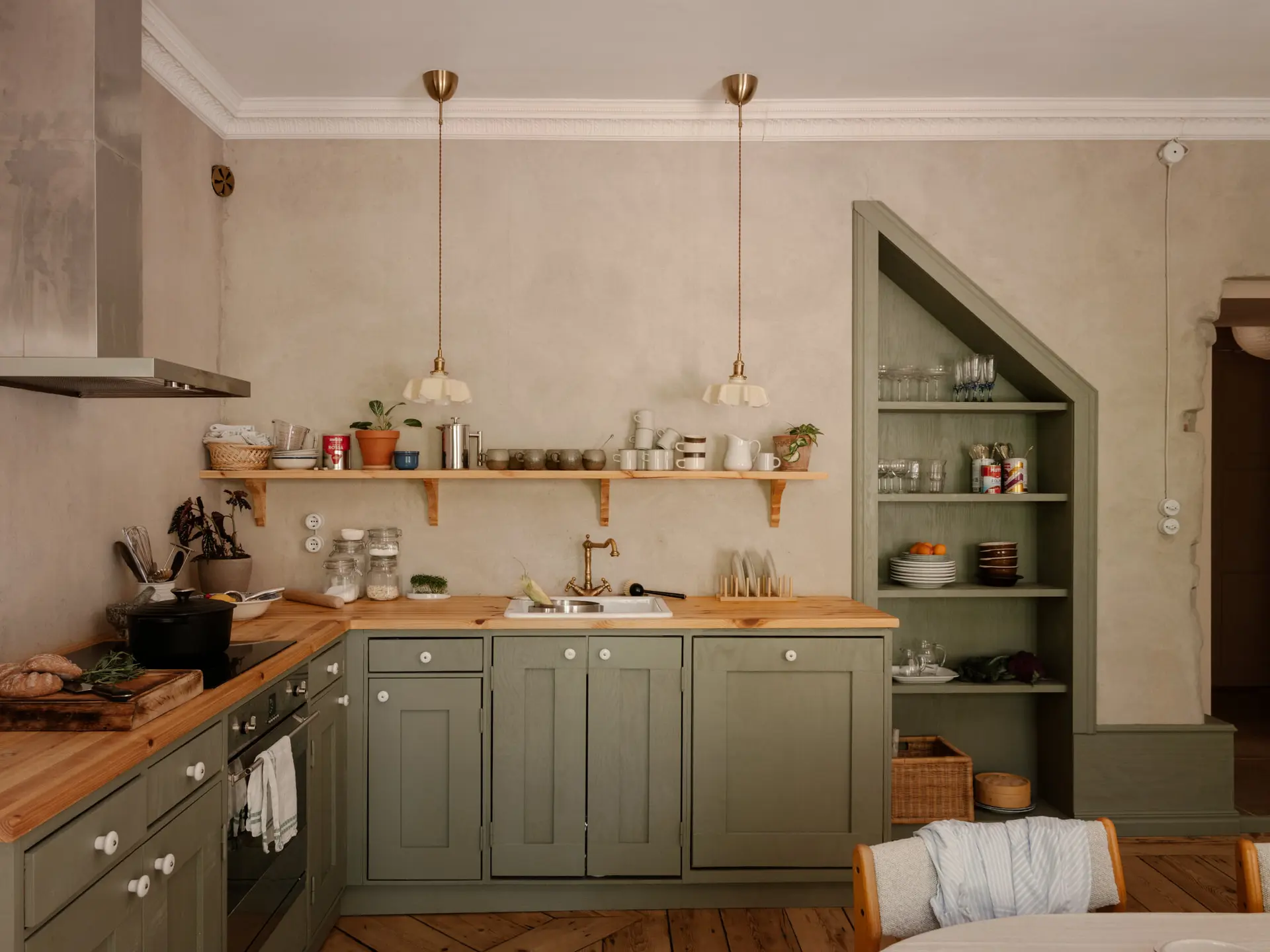 sage green shaker style kitchen 56sqm apartement Scandinavian decor sage green shaker style kitchen 56sqm apartement Scandinavian decor