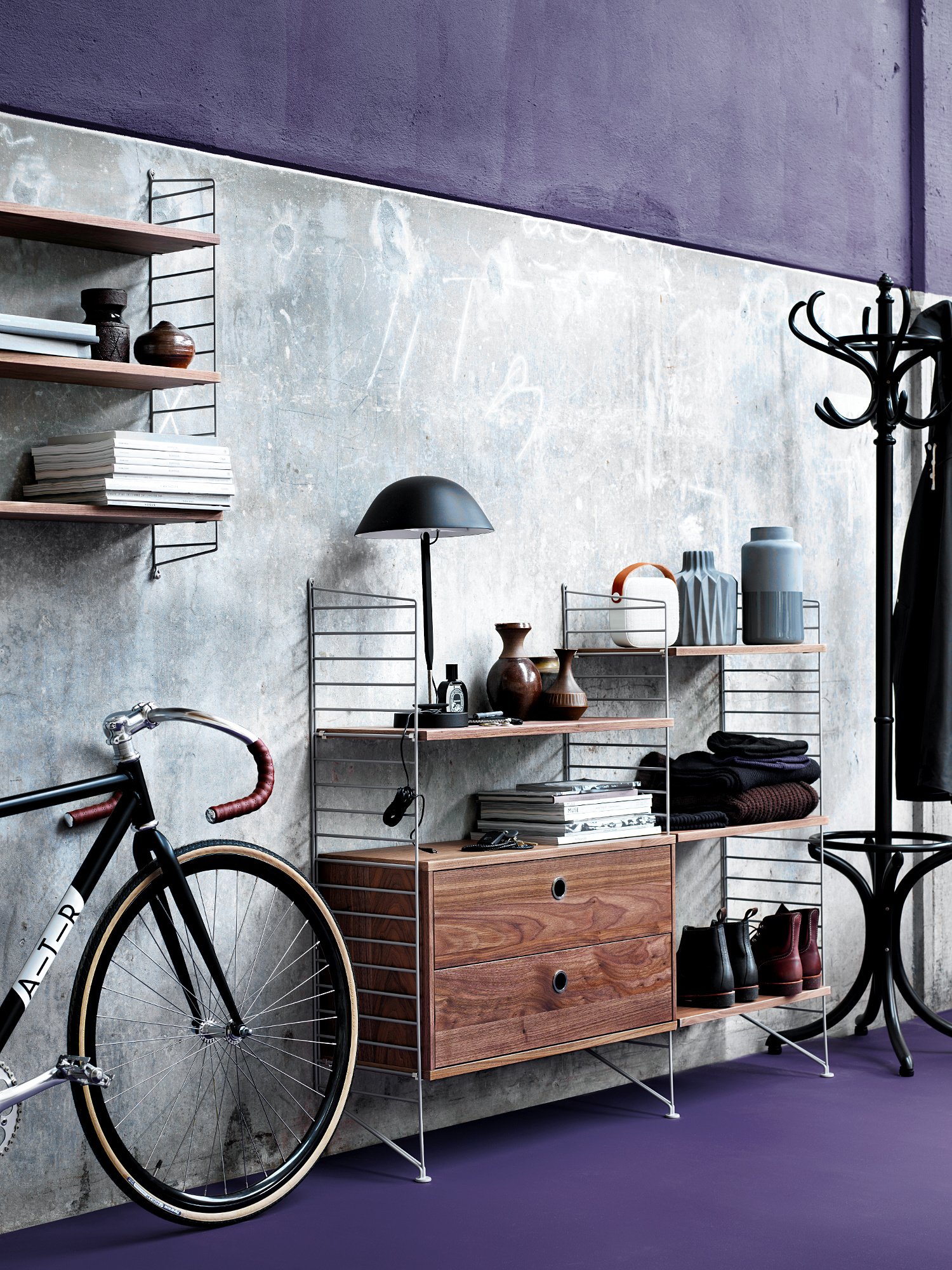 étagère String dans entrée logement étudiant décoration contemporaine
