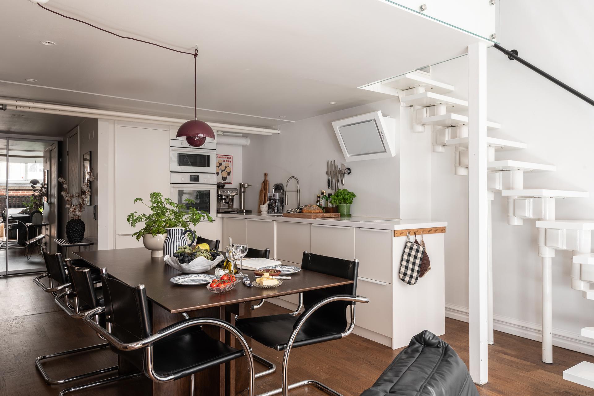 salle à manger et cuisine sous mezzanine appartement en duplex de 65m2 décoration scandinave salle à manger et cuisine sous mezzanine appartement en duplex de 65m2 décoration scandinave
