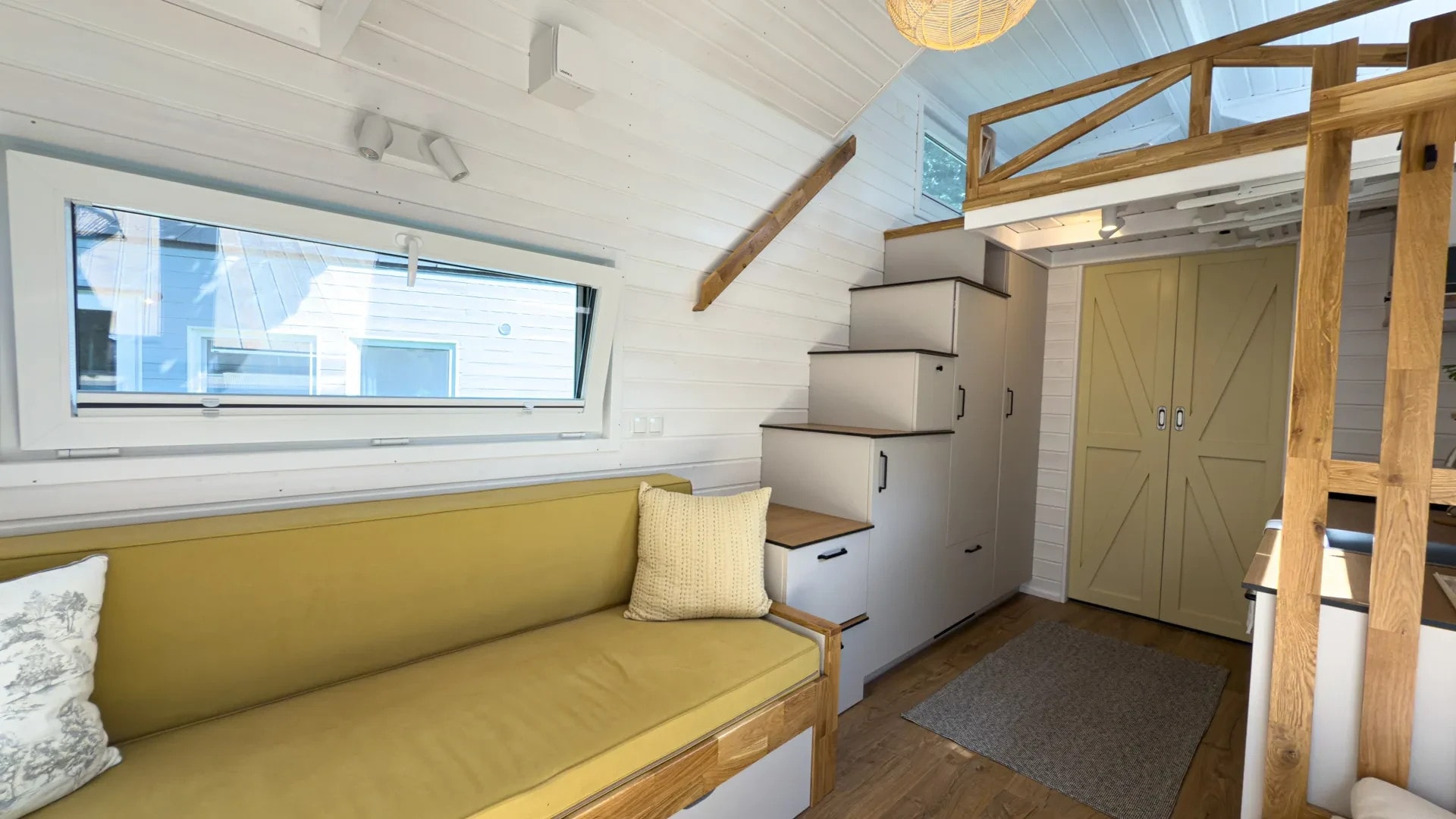 intérieur tiny house inclusive 25m2 pour 6 personnes Mobi Water Dreams par Mobi House intérieur tiny house inclusive 25m2 pour 6 personnes Mobi Water Dreams par Mobi House
