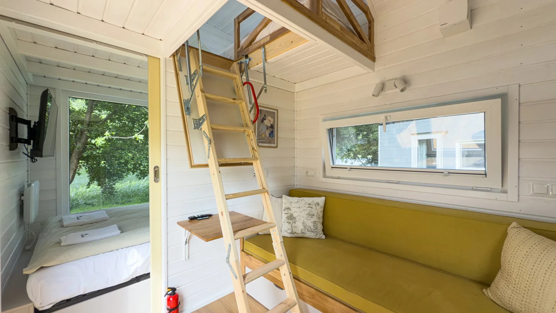 intérieur tiny house inclusive 25m2 pour 6 personnes Mobi Water Dreams par Mobi House intérieur tiny house inclusive 25m2 pour 6 personnes Mobi Water Dreams par Mobi House