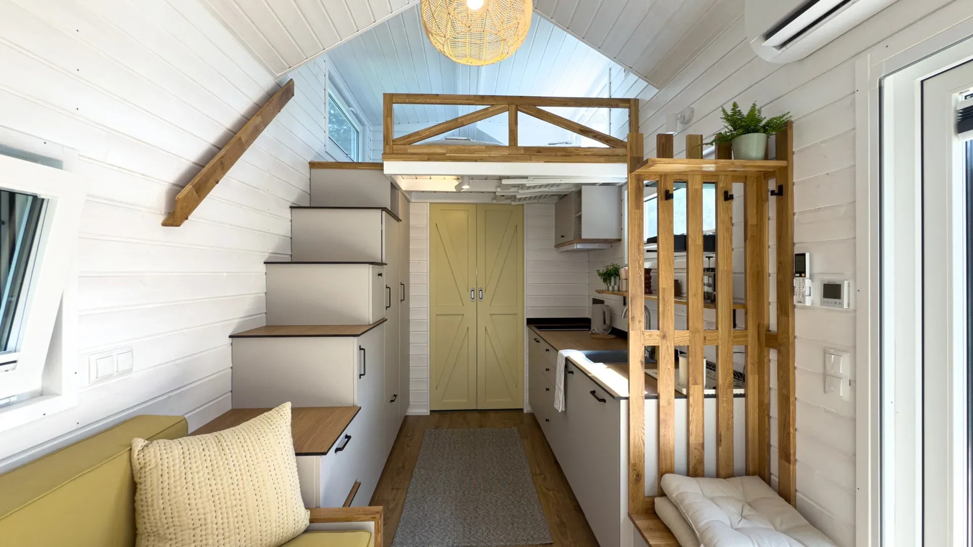 intérieur tiny house inclusive 25m2 pour 6 personnes Mobi Water Dreams par Mobi House intérieur tiny house inclusive 25m2 pour 6 personnes Mobi Water Dreams par Mobi House