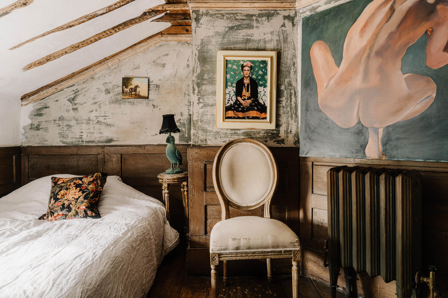chambre mansardée décoration vintage et rustique maison géorgienne Londres