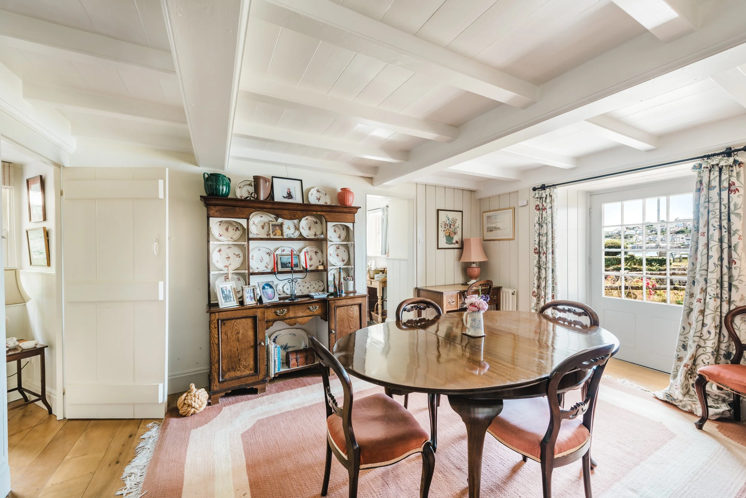 salle à manger classique chic chaumière dans les Cornouailles