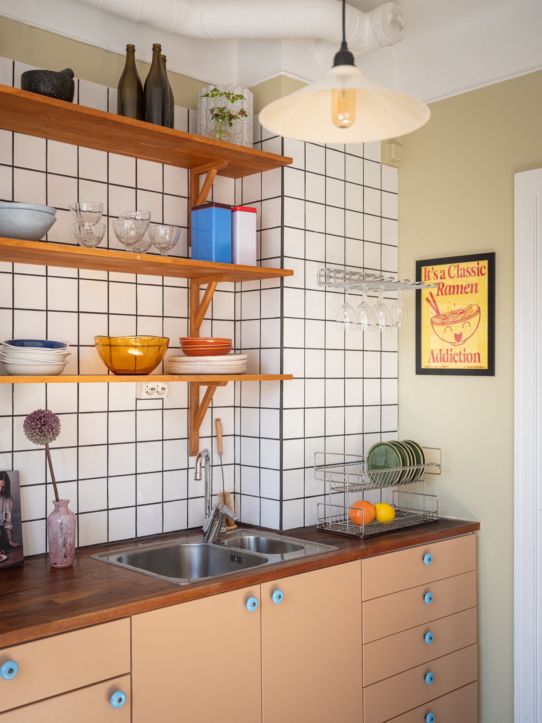 cuisine studio de 39m2 décoration scandinave colorée et vintage