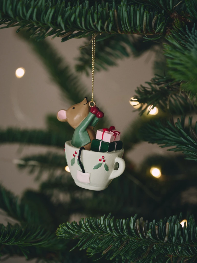 décoration de sapin souris avec cadeaux collection Søstrene Grene Noël 2026