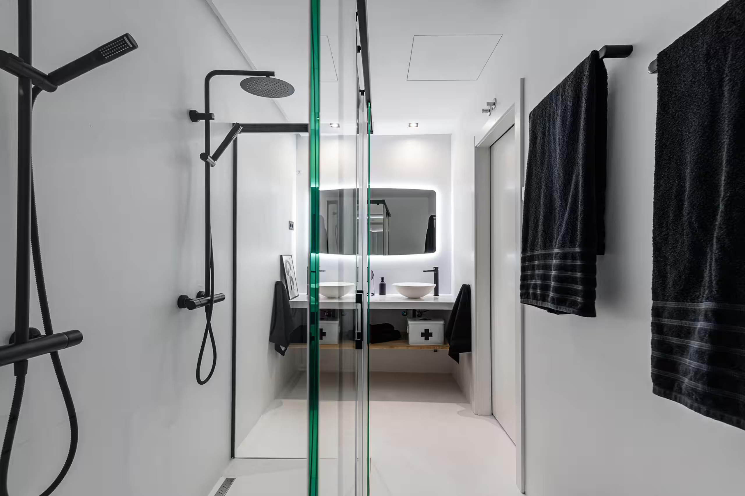 salle de bain noire et blanche décoration contemporaine salle de bain noire et blanche décoration contemporaine