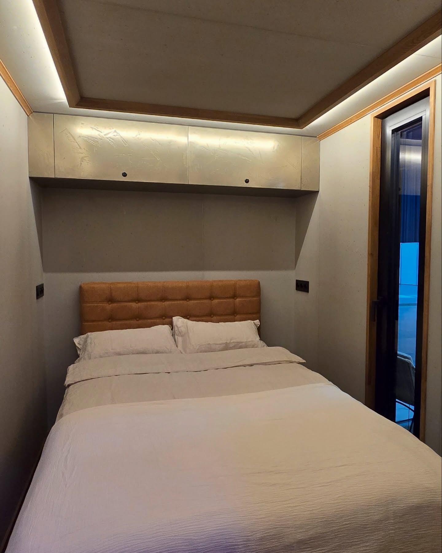 bedroom tiny house Hermitainer Flexicub