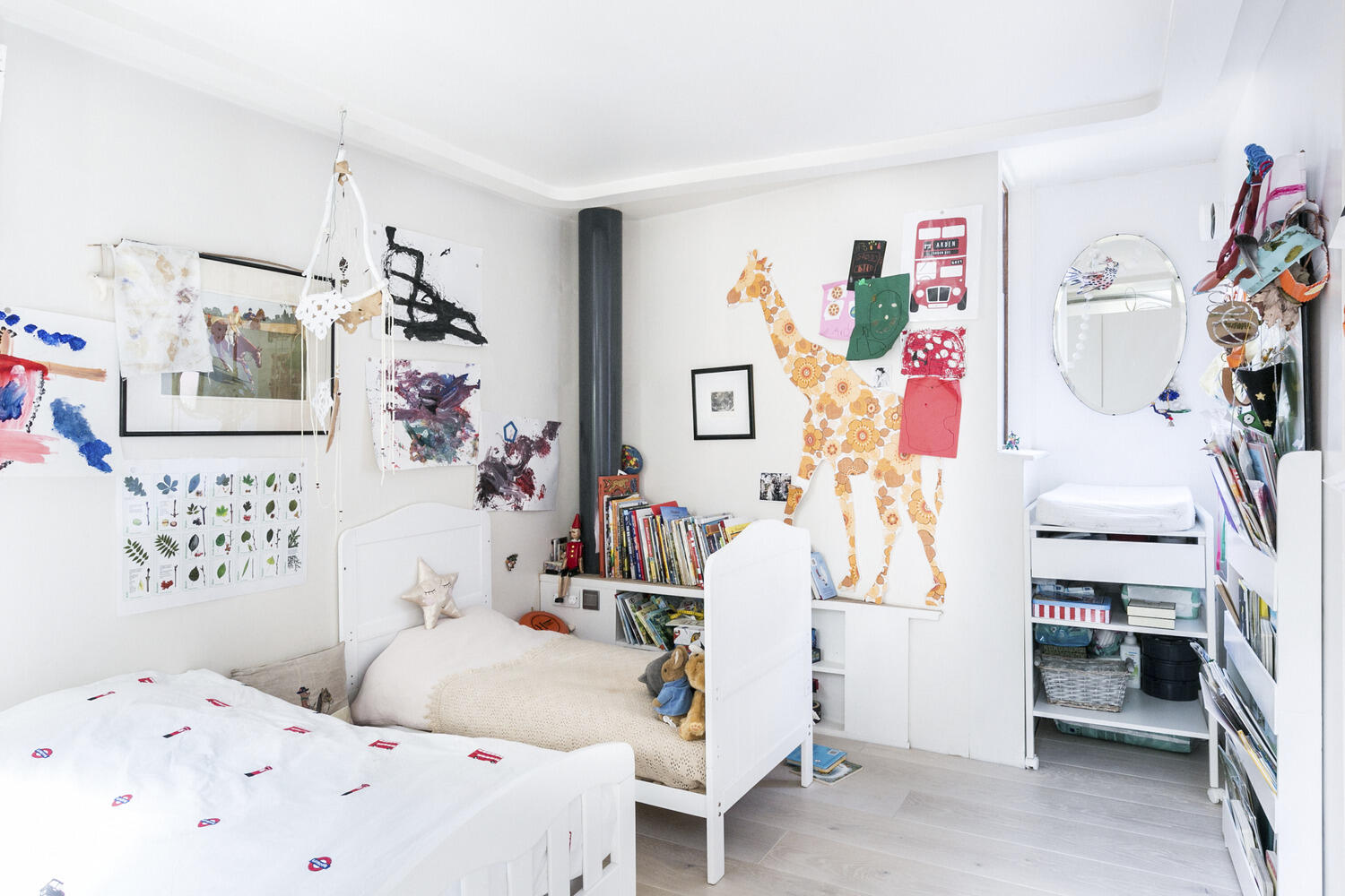 chambre d chambre d'enfant décoration contemporaine maison atypique à Londres Archway Studios
