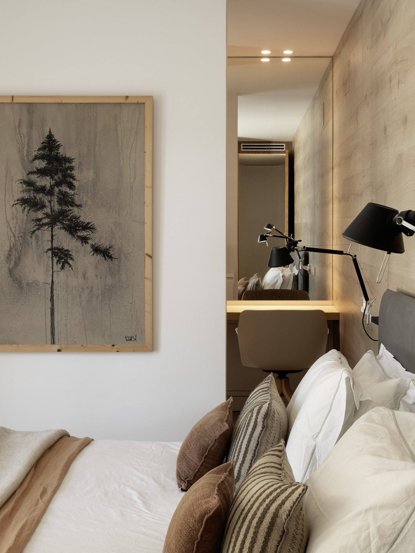 chambre tons naturels décoration contemporaine maison Espagne "Refuge in the Woods" par Susanna Cots