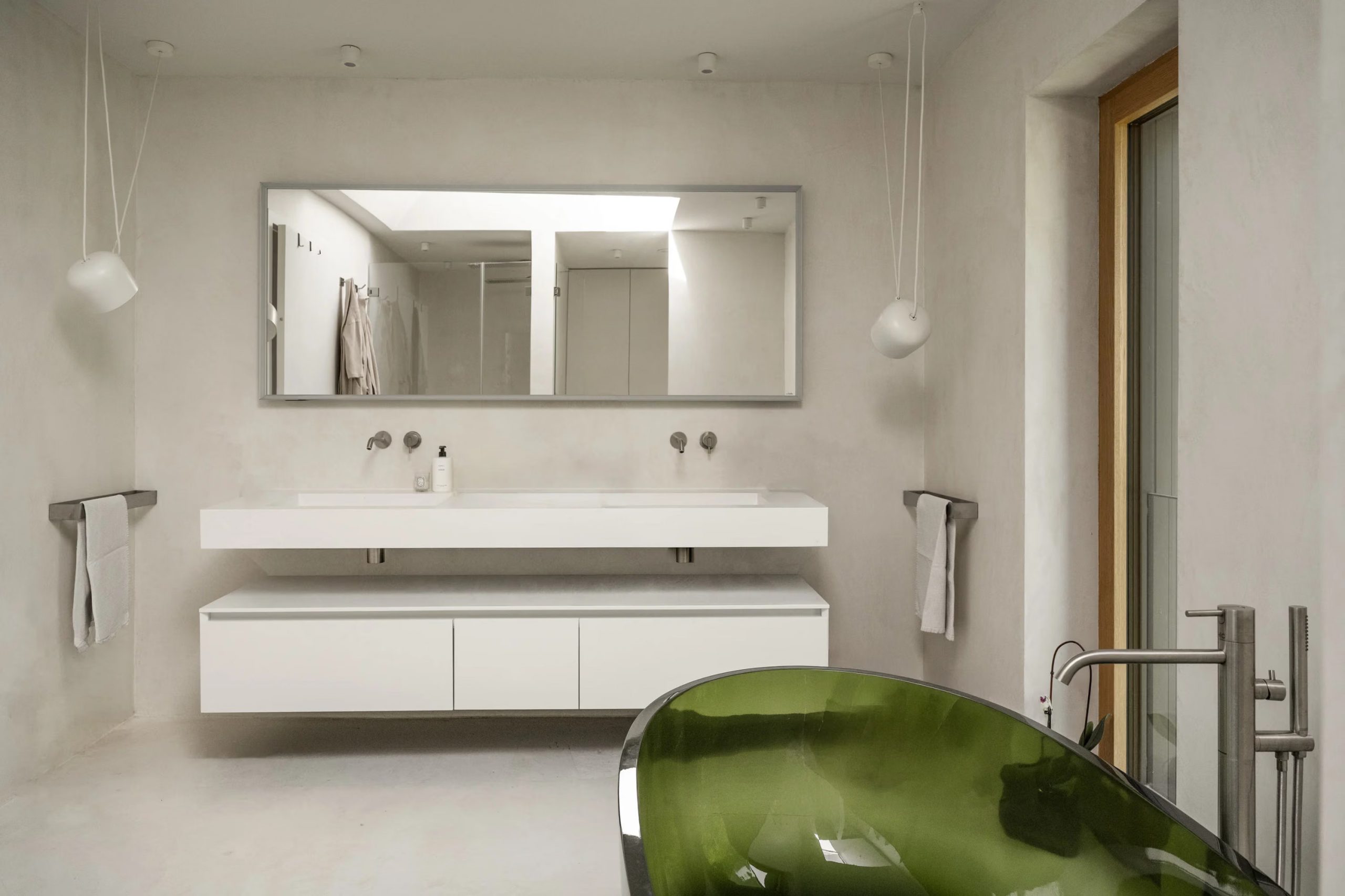 salle de bain design avec baignoire en verre vert salle de bain design avec baignoire en verre vert