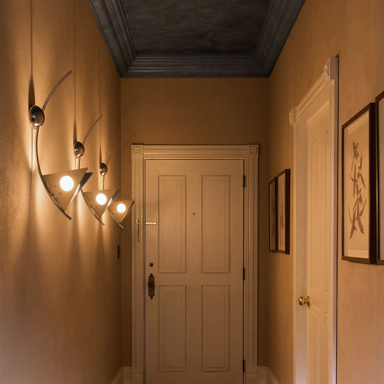 entrée avec appliques design Zara Home x Luca Guadagnino : la collection Atlas of Desire entrée avec appliques design Zara Home x Luca Guadagnino : la collection Atlas of Desire