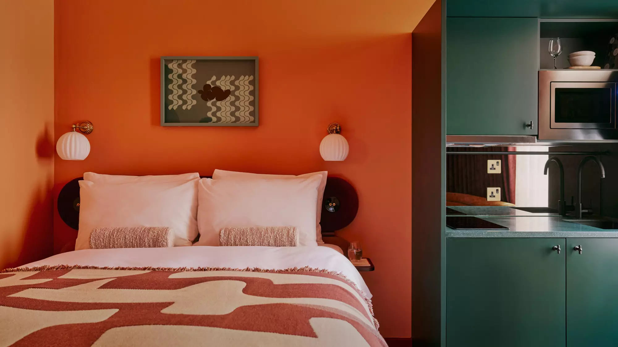studio de 21m2 décoration colorée Ember Locke Kensington Londres studio de 21m2 décoration colorée Ember Locke Kensington Londres