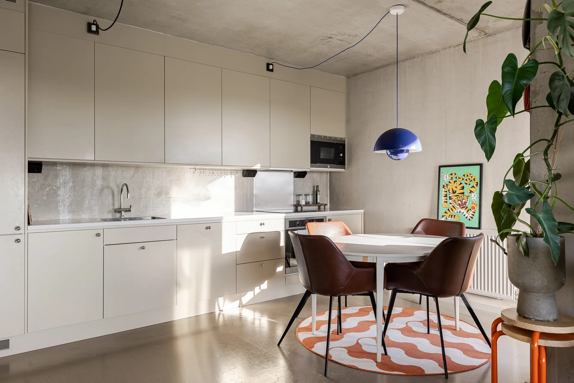open white kitchen dining room with concrete floor walls and ceiling 48sqm two-room apartment Scandinavian decor open white kitchen dining room with concrete floor walls and ceiling 48sqm two-room apartment Scandinavian decor