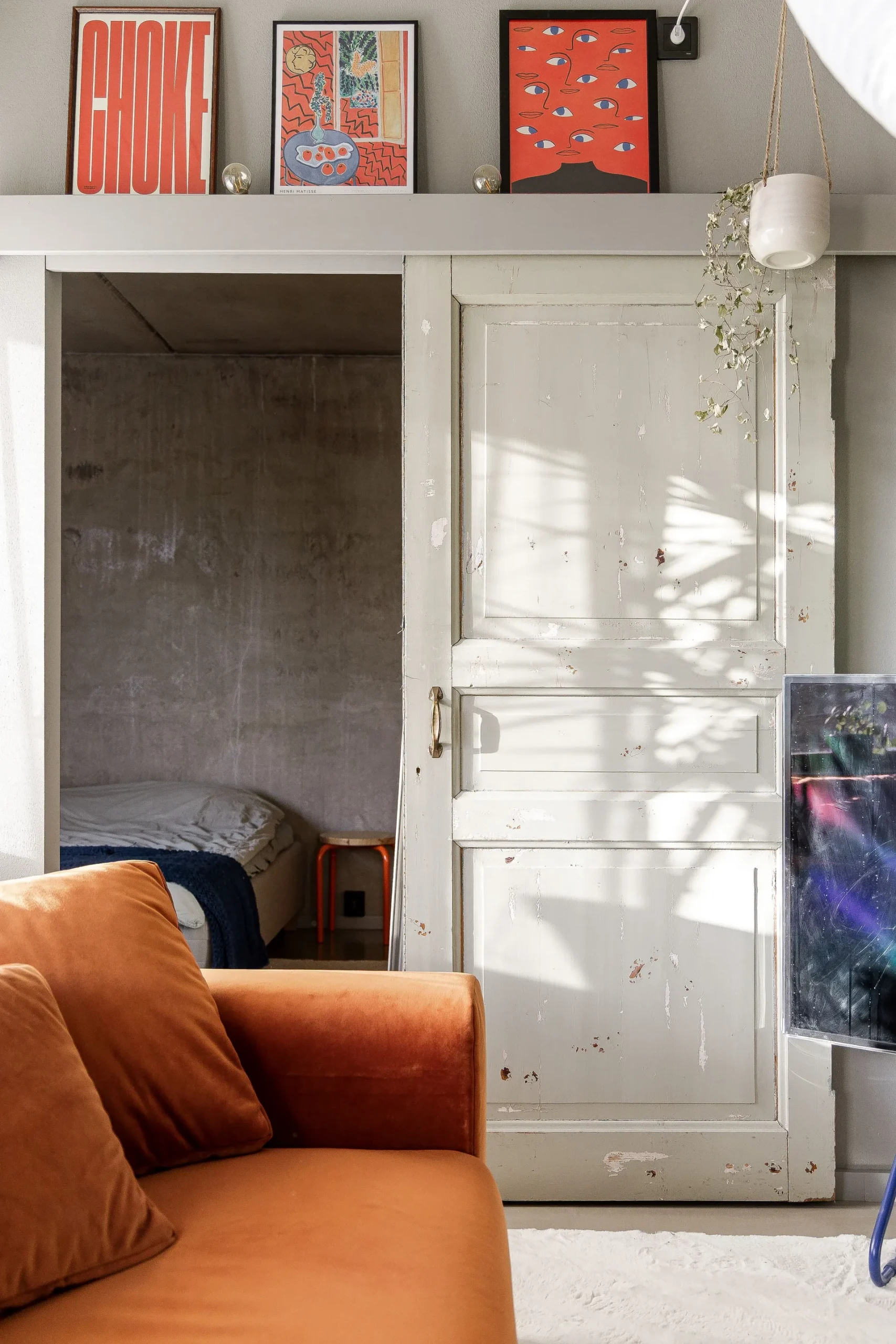 bedroom and living room with concrete floor walls and ceiling 48sqm two-room apartment Scandinavian decor bedroom and living room with concrete floor walls and ceiling 48sqm two-room apartment Scandinavian decor